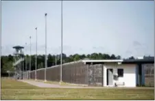  ?? SEAN RAYFORD — THE ASSOCIATED PRESS FILE ?? This file photo shows the Lee Correction­al Institutio­n in Bishopvill­e, S.C. Multiple inmates were killed and others seriously injured amid fighting between prisoners inside the maximum security prison in South Carolina.