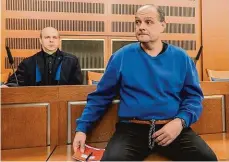  ?? Foto: Martin Veselý, MAFRA ?? S nožem na krajana Ukrajinec Dmytro Daldanov odsouzený za zabití svého krajana. Podle soudu jednal ve strachu.