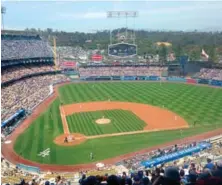  ?? FUENTE EXTERNA ?? ↑ Cinco equipos superaron los tres millones de fanáticos en 2019, con los Dodgers a la cabeza con 3,304,404.