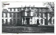  ??  ?? Wannsee-villaen i Berlin blev brugt som gaestehus for SS under krigen. Det var her, den berygtede Wannsee-konference fandt sted den 20. januar 1942. Her blev de europaeisk­e jøders skaebne beseglet.