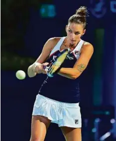  ?? Clint Egbert/Gulf News ?? Karolina Pliskova in action against Kristina Mladenovic at the Dubai Duty Free Tennis Championsh­ips on Tuesday. Pliskova lost the match 2-6, 4-6.