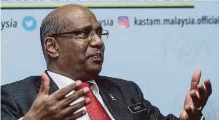  ?? FILE PIC ?? Customs Department director-general Datuk Seri T. Subromania­m says not declaring commercial items to the department is an offence.