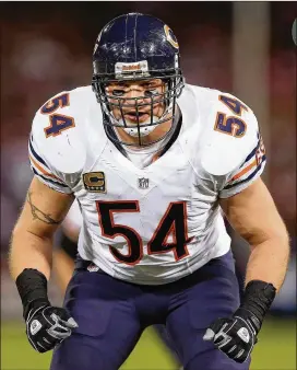  ?? EZRA SHAW / GETTY IMAGES ?? When Brian Urlacher is inducted, he’ll become the 28th player to enter the Pro Football Hall of Fame as a Bear — more than any other franchise.