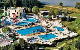  ??  ?? Nicht nur für Wasserratt­en: das Grand Hotel Primus in Ptuj