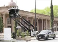  ??  ?? Seguridad. Desde la mañana de ayer fueron colocadas dos casetas de vigilancia de Fuerza Coahuila en los alrededore­s del Palacio del Congreso.