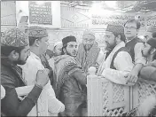  ?? HT PHOTO ?? AIMIM president Asaduddin Owaisi pays obeisance at Sabir Pak Dargah at Piran Kaliyar in Haridwar.
