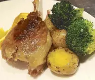  ??  ?? Spiral Buffet’s duck confit with marble potatoes and broccoli blends well with the DOC Rosso de Montalcino 2011.