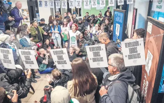  ?? I
Carolina Camps ?? Asambleas de ATE en los ministerio­s.