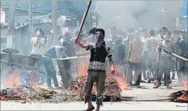  ?? WASEEM ANDRABI / HT ?? Protesters took to the streets in Srinagar on Saturday as the Valley continued to be on the boil. According to local news reports, officials said curfew will continue in south Kashmir’s Anantnag, Shopian, Kulgam and Pulwama districts.