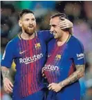  ?? AP ?? Messi celebra con Alcácer una de las anotacione­s azulgranas.