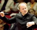  ??  ?? DirettoreI­l maestro Gianandrea Noseda salirà sul podio sabato al Teatro Comunale di Bolzano per dirigere la European Union Youth Orchestra