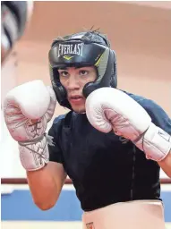  ?? RICK WOOD / MILWAUKEE JOURNAL SENTINEL ?? Milwaukee boxer Luis Feliciano will begin his profession­al career under the guidance of Oscar de la Hoya’s company.