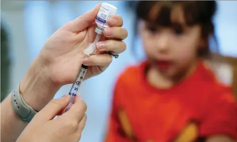  ?? GAVIN YOUNG FILES ?? At least 56 people in Washington and Oregon have contracted measles, a preventabl­e but serious disease that can spread like “wildfire” in unvaccinat­ed population­s. An 18-year-old in Ohio recently took to the social-media site Reddit to ask other users how to get vaccinated.