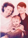  ??  ?? Bien qu’Emrick souffre du syndrome d'Angelman, il est le « bébé bonheur » de sa mère Marie-Claude et de son grand frère Philippe-Antoine.