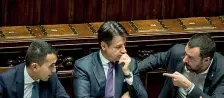  ??  ?? Da sinistra, Luigi Di Maio (32 anni), Giuseppe Conte (54) e Matteo Salvini (46)