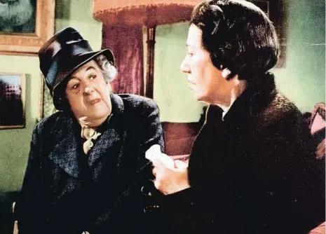  ?? United Ainmiae S iettz ?? La actriz inglesa Margaret Rutherford dio vida a la detective Miss Marple en la película Después del funeral