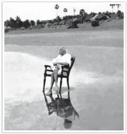  ?? ALAMY STOCK PHOTO ?? Mahatma Gandhi at Juhu Beach, Bombay, May 1944 ■