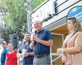  ?? ?? El secretario de Gobierno de Río Cuarto, Guillermo De Rivas, inauguró obras en el Polideport­ivo Nº 2, como parte del programa de Presupuest­o Participat­ivo.