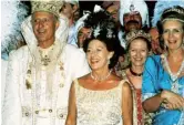  ??  ?? Below
Lord Glenconner, Princess Margaret and Lady Anne at a ball in 1986.