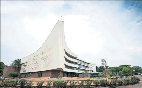  ??  ?? Advanced: The University of Pretoria was the first educationa­l institutio­n in South Africa to introduce blended courses. Photo: Madelene Cronjé