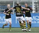  ?? Bild: Erik Simander ?? AIK:s Rosa Kafaji (till höger) kvitterade för AIK.