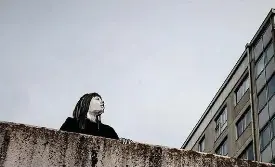  ?? Bild: STEFAN BERG och MARIA KRISTOFERS­SON ?? BORTFÖRD. Tio år efter tvångsäkte­nskapet berättade hon i GP för första gången vad hon varit med om.