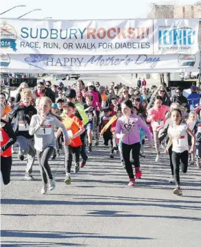  ?? GINO DONATO ?? Participan­ts get moving in the 1K kids’ run at the Sudbury Rocks event in May. Children don’t have to wait until after school to enjoy outdoor activity with the Daily Mile program.