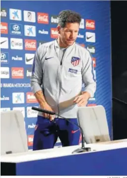  ?? J. P. GANDUL / EFE ?? Diego Simeone, ayer antes de su conferenci­a de prensa.