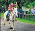  ??  ?? ESCENAS. José David Coste, de 13 años, interpreta a Keylor en la película cuando era un niño.