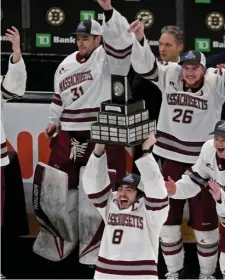  ?? STuART cAHILL / HeRALd sTAFF FILe ?? WELCOME TO WORCESTER: Bobby Trivigno and the UMass Minutemen will open their NCAA championsh­ip title defense Friday night against Minnesota at the DCU Center.