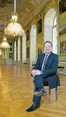  ?? FOTO: IMAGO ?? Alte Zeiten, gute Zeiten: Georg Fahrenscho­n 2009 als bayerische­r Finanzmini­ster in der grünen Galerie der Reichen Zimmer in der Residenz München.