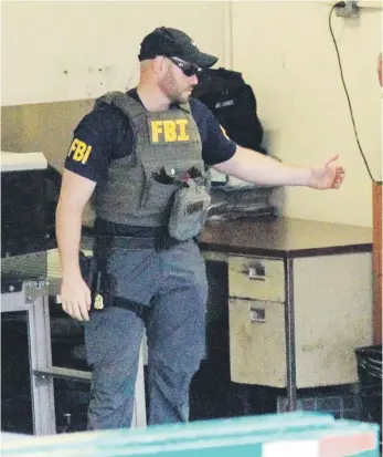  ??  ?? Ángel Figueroa Cruz, quien era el director ejecutivo de la Oficina de Asuntos Gubernamen­tales del Senado, fue uno los arrestados en el caso de empleados fantasmas que investigan las autoridade­s federales.