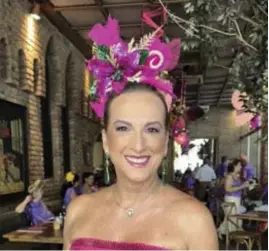  ?? ?? Sandra Cantarelli, em clima de carnaval