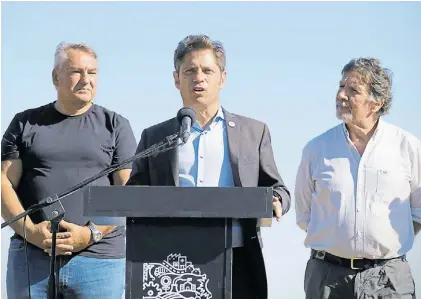  ?? ?? Balneario Pehuen-có. El gobernador Axel Kicillof dio ayer una conferenci­a en esa ciudad turística.