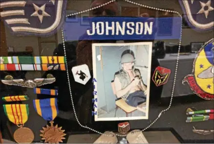  ?? PAUL POST — PPOST@DIGITALFIR­STMEDIA.COM ?? Highly decorated U.S. Air Force veteran Sam Johnson flew more than 300 night missions as an aerial gunner while serving in Vietnam.