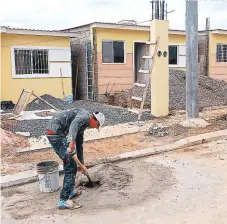  ?? FOTO: EL HERALDO ?? La meta para este año es la construcci­ón y financiami­ento de 10,000 viviendas, en su mayoría de clase social.