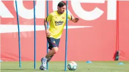  ??  ?? CAPITÁN. Lionel Messi intenta recuperar su condición física.