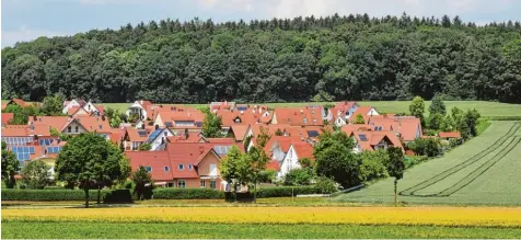  ?? Foto: Andreas Lode ?? Idyllisch am Waldrand gelegen ist die Neukirchen­er Breite. Dass im Norden des Gebiets möglicherw­eise ein Baugebiet ausgewiese­n werden soll, ruft den Protest der Anwoh ner hervor. Sie befürchten unter anderem, dass die Hochwasser­problemati­k zunimmt. Die...