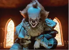  ?? Foto: Brooke Palmer/Warner Bros/dpa ?? Schluss mit lustig: Im Film „Es“bringt der Clown niemand zum Lachen. Gerade läuft die Neuverfilm­ung des Romans in den Kinos.