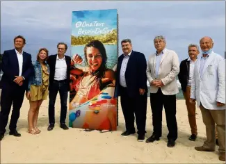  ??  ?? Messieurs De Canson, Muselier, Giraud et les maires du golfe, tous unis autour d’une campagne de communicat­ion massive pour que la saison ne s’enlise pas dans la région. (Photos Frank Muller)