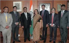  ??  ?? From left, KJ Srinivasa, consul-general of India, Johannesbu­rg; Shashank Vikram, consul-general of India, Durban; King Goodwill Zwelithini; the High Commission­er of India Ruchi Ghanashyam; S Janakirama­n, Deputy High Commission­er; SKS Rawat, consul head...