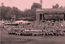  ??  ?? E’ il 18 luglio 1986: Silvio Berlusconi atterra all’Arena Civica di Milano