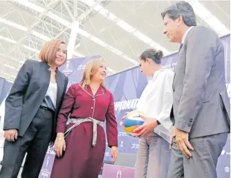  ?? /CORTESÍA: GOBIERNO DEL ESTADO ?? El balón de los partidos llevará impreso el nombre de Tlaxcala