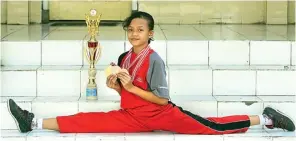  ?? BOY SLAMET/JAWA POS ?? BERBAKAT: Tiara Salsabila Putri berhak mewakili Sidoarjo ke O2SN Provinsi Jatim.