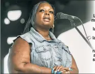  ??  ?? NO PEACE! Letha Winston, mom of a fatally cop-shot son, launches into a tirade in Portland, Ore., saying at a Black Lives Matter rally that police are “filthy” and should “fry like bacon.”