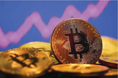  ?? EFE ?? El precio del bitcoin ha escalado de forma vertiginos­a en los últimos días