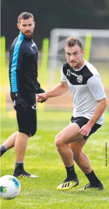  ??  ?? North Geelong’s Hamish Flavell and John Pykett on the training track. The Warriors have expressed their interest in participat­ing in a Geelong-based competitio­n this season.