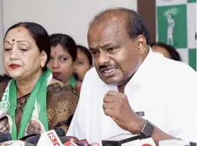  ?? SPECIAL ARRANGEMEN­T ?? Janata Dal (Secular) State unit president H.D. Kumaraswam­y addressing a press conference in Bengaluru on Monday.