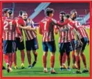  ??  ?? El Atleti celebra uno de los goles.