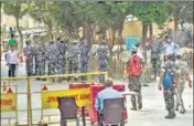  ?? AMAL KS/HT PHOTO ?? Security personnel outside the AIIMS trauma centre in New Delhi on Wednesday.